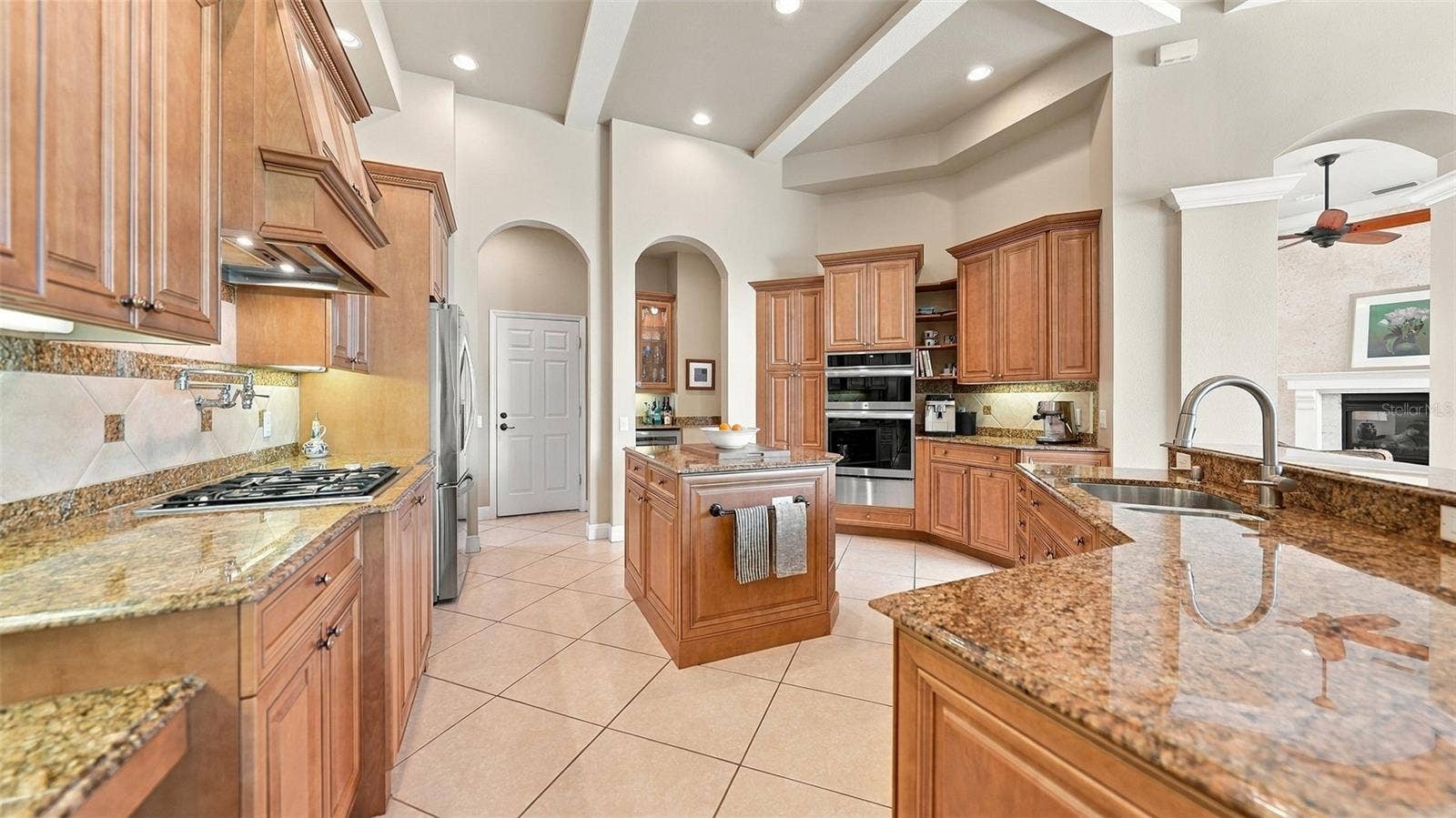 7325 CHATSWORTH COURT, University Park, FL 34201