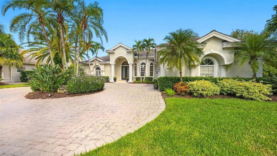 Property photo for 7325 CHATSWORTH COURT, University Park, FL