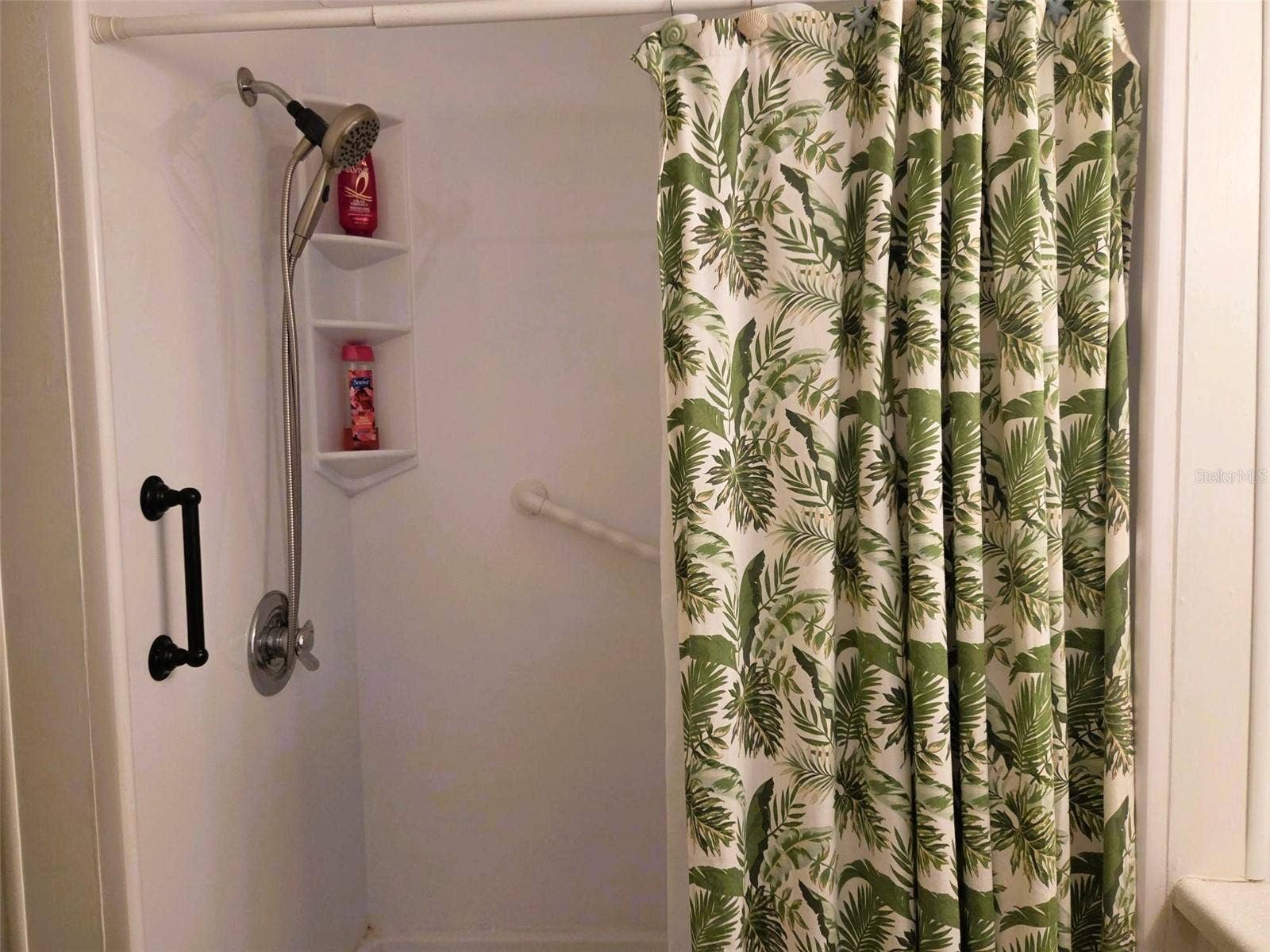 3309 OAKWOOD BOULEVARD N, Sarasota, FL 34237 Guest Bath shower newly redone