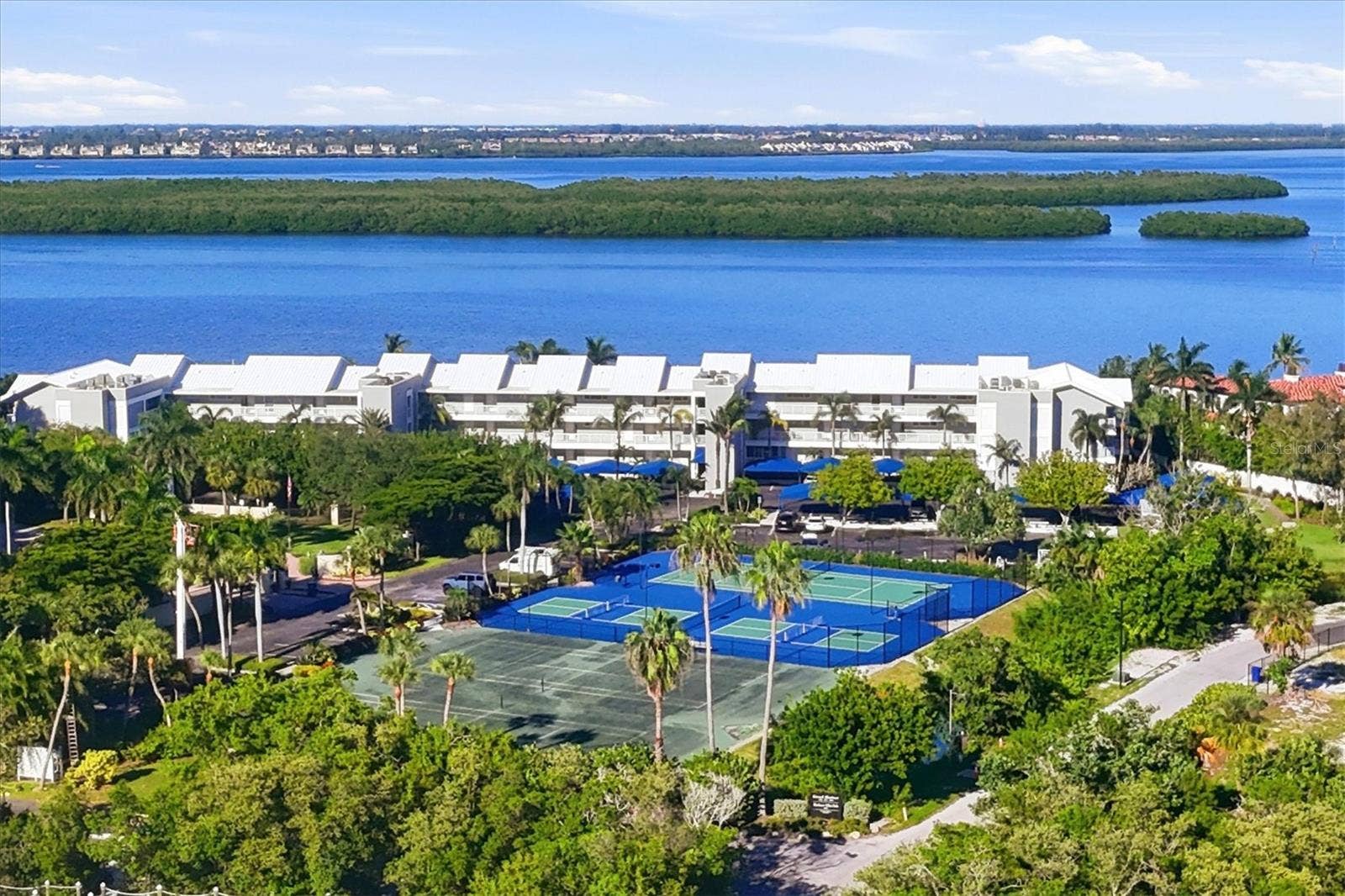 615 DREAM ISLAND PLACE, #212, Longboat Key, FL 34228 Harbour Villa Club