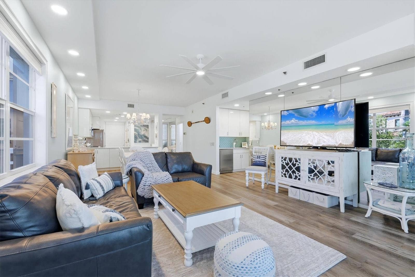615 DREAM ISLAND PLACE, #212, Longboat Key, FL 34228 Living Room