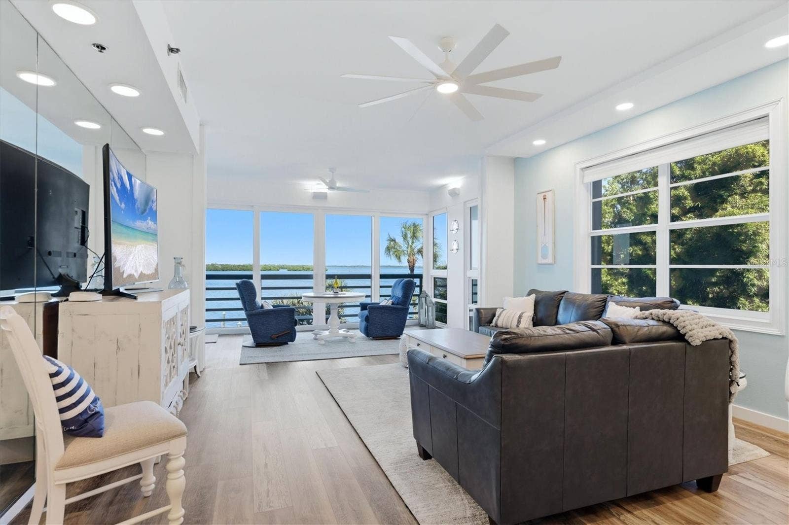 615 DREAM ISLAND PLACE, #212, Longboat Key, FL 34228 Living room and view