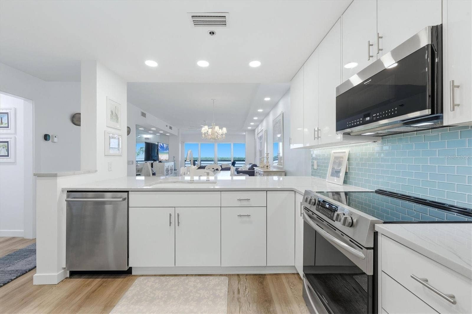 615 DREAM ISLAND PLACE, #212, Longboat Key, FL 34228 Modern updated kitchen