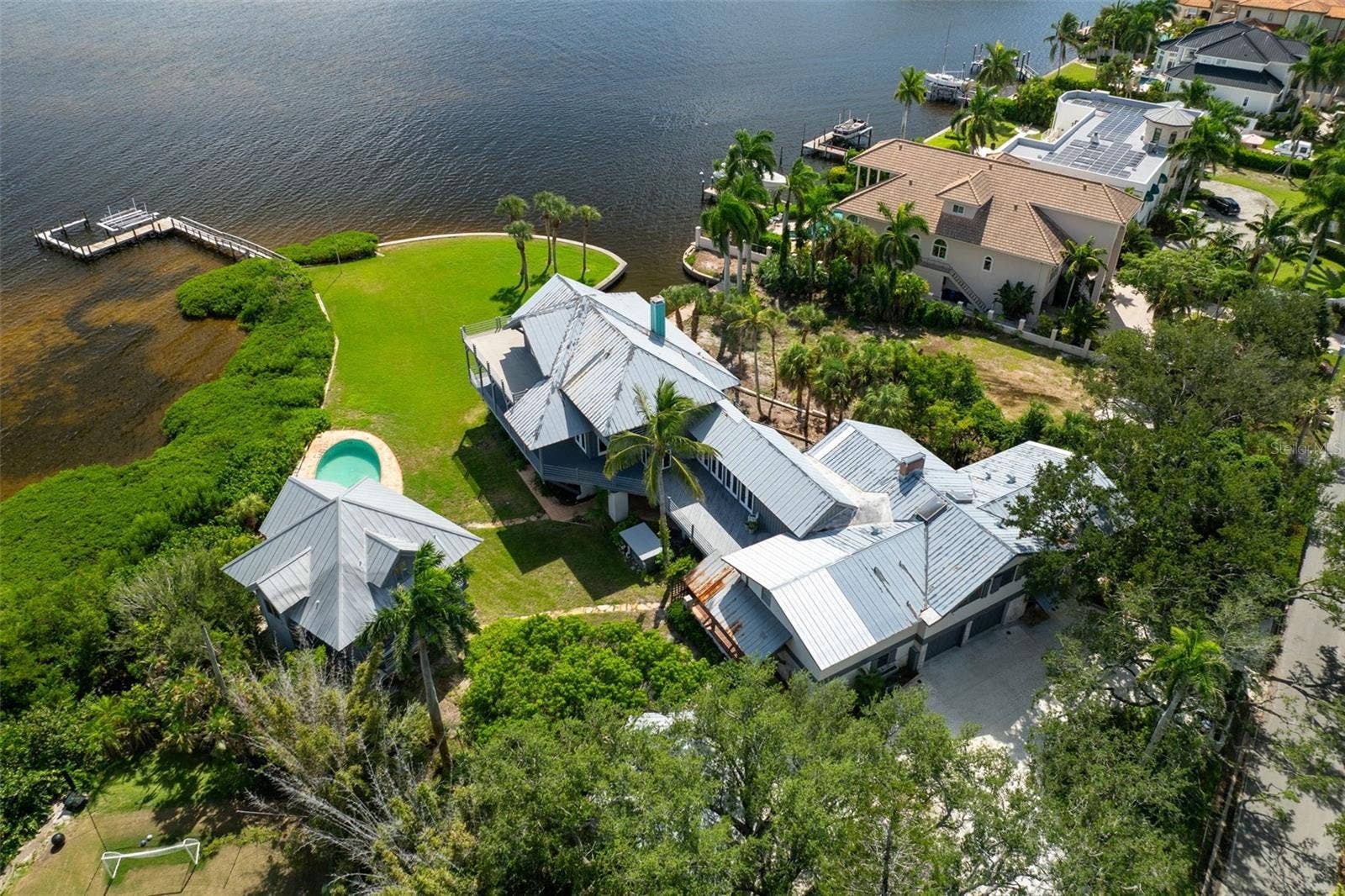 4196 ROBERTS POINT CIRCLE, Sarasota, FL 34242