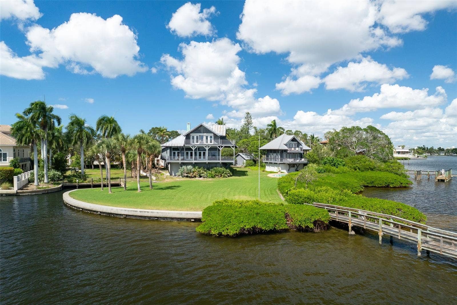4196 ROBERTS POINT CIRCLE, Sarasota, FL 34242