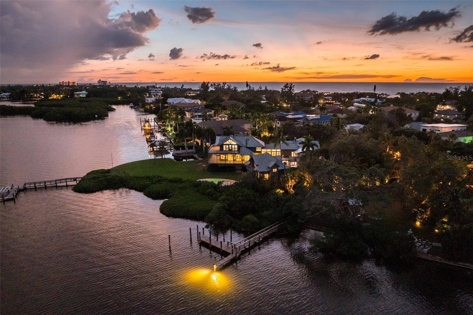 4196 ROBERTS POINT CIRCLE, Sarasota, FL 34242