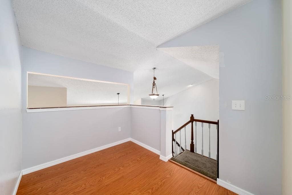 4119 MORELAND DRIVE, Valrico, FL 33596 Small loft area