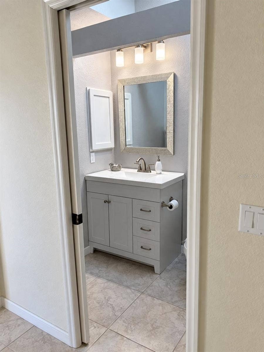 393 VISTA WOOD DRIVE, Venice, FL 34293 393 VISTA WOOD DRIVE, Venice, FL 34293