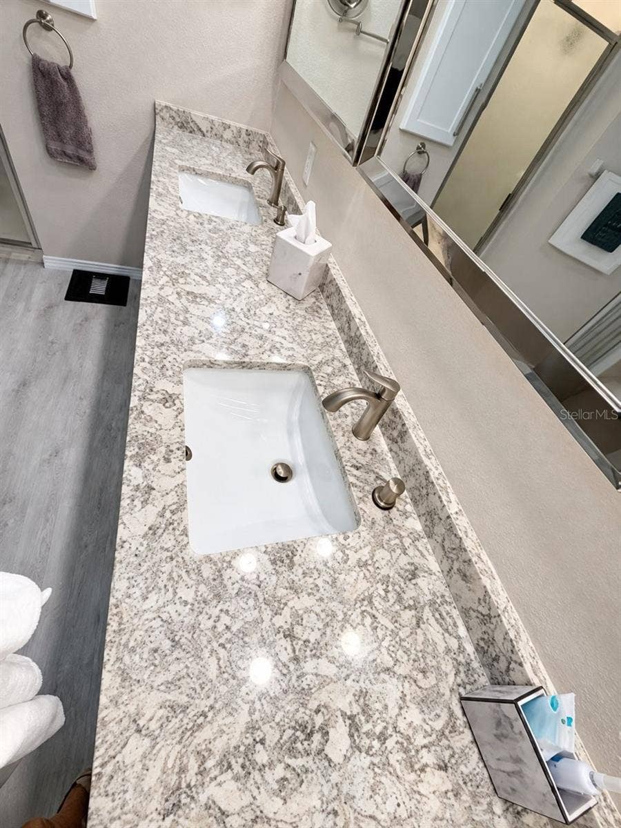 393 VISTA WOOD DRIVE, Venice, FL 34293 393 VISTA WOOD DRIVE, Venice, FL 34293