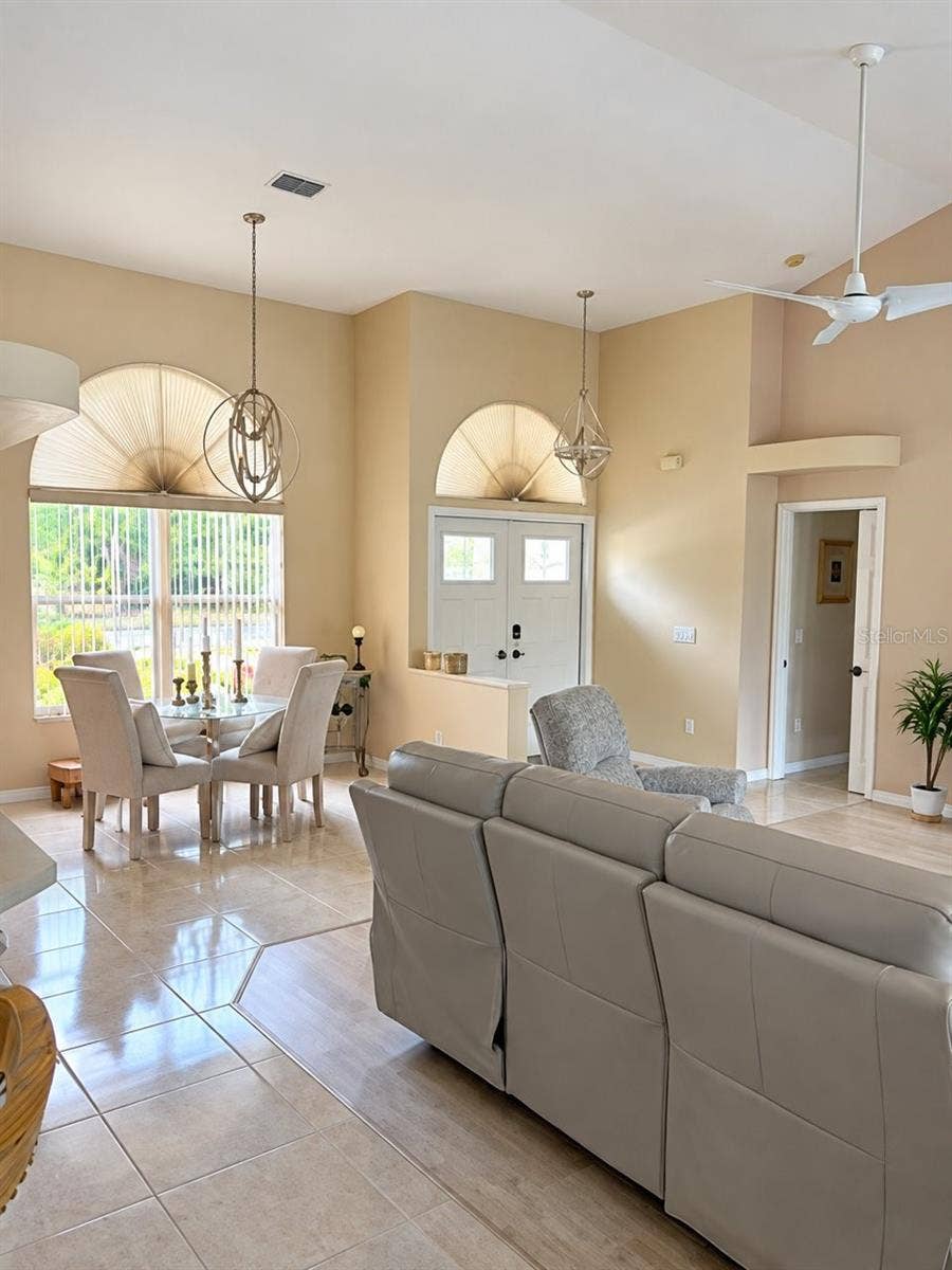 393 VISTA WOOD DRIVE, Venice, FL 34293 393 VISTA WOOD DRIVE, Venice, FL 34293