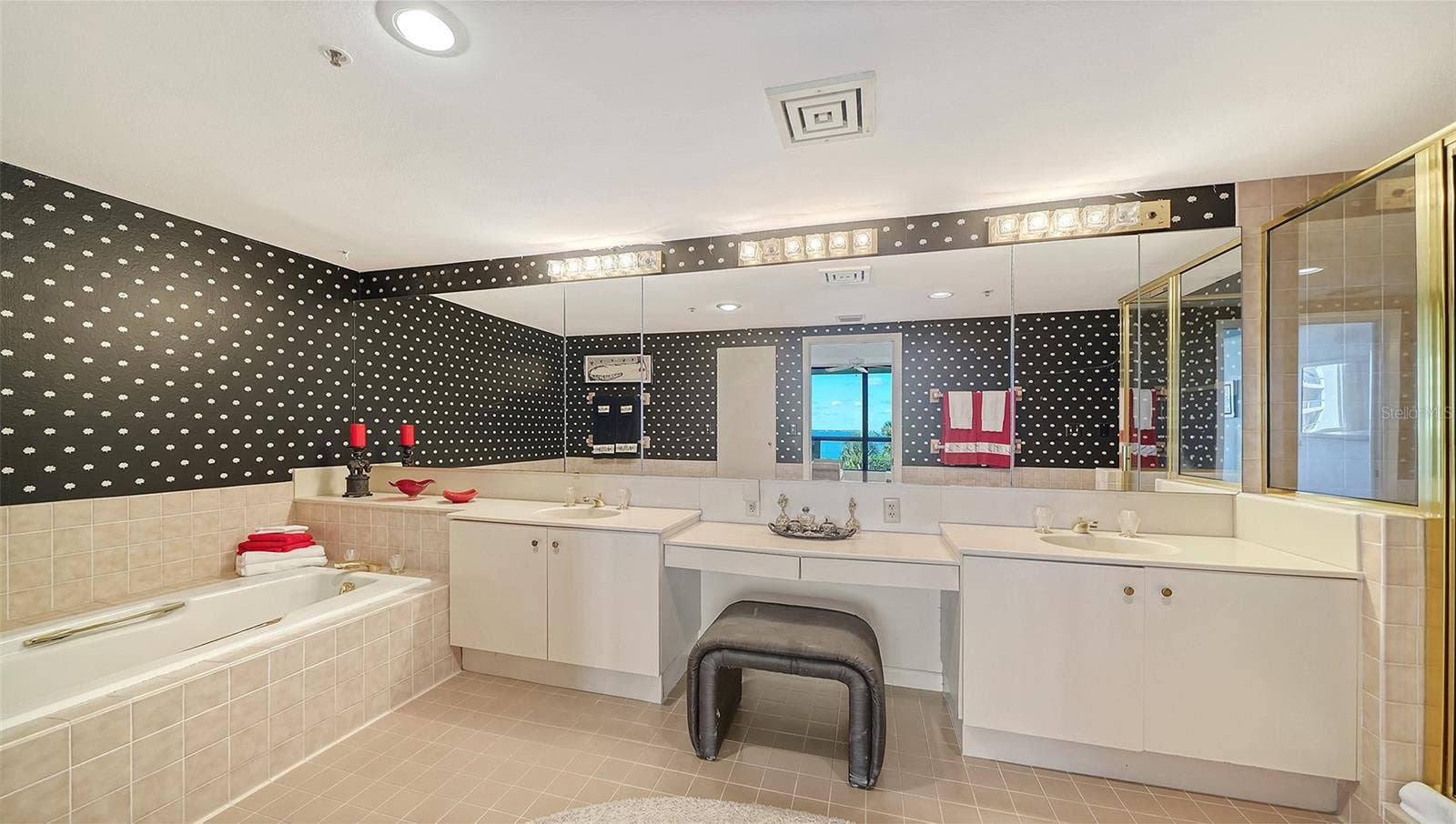 2110 HARBOURSIDE DRIVE, #523, Longboat Key, FL 34228