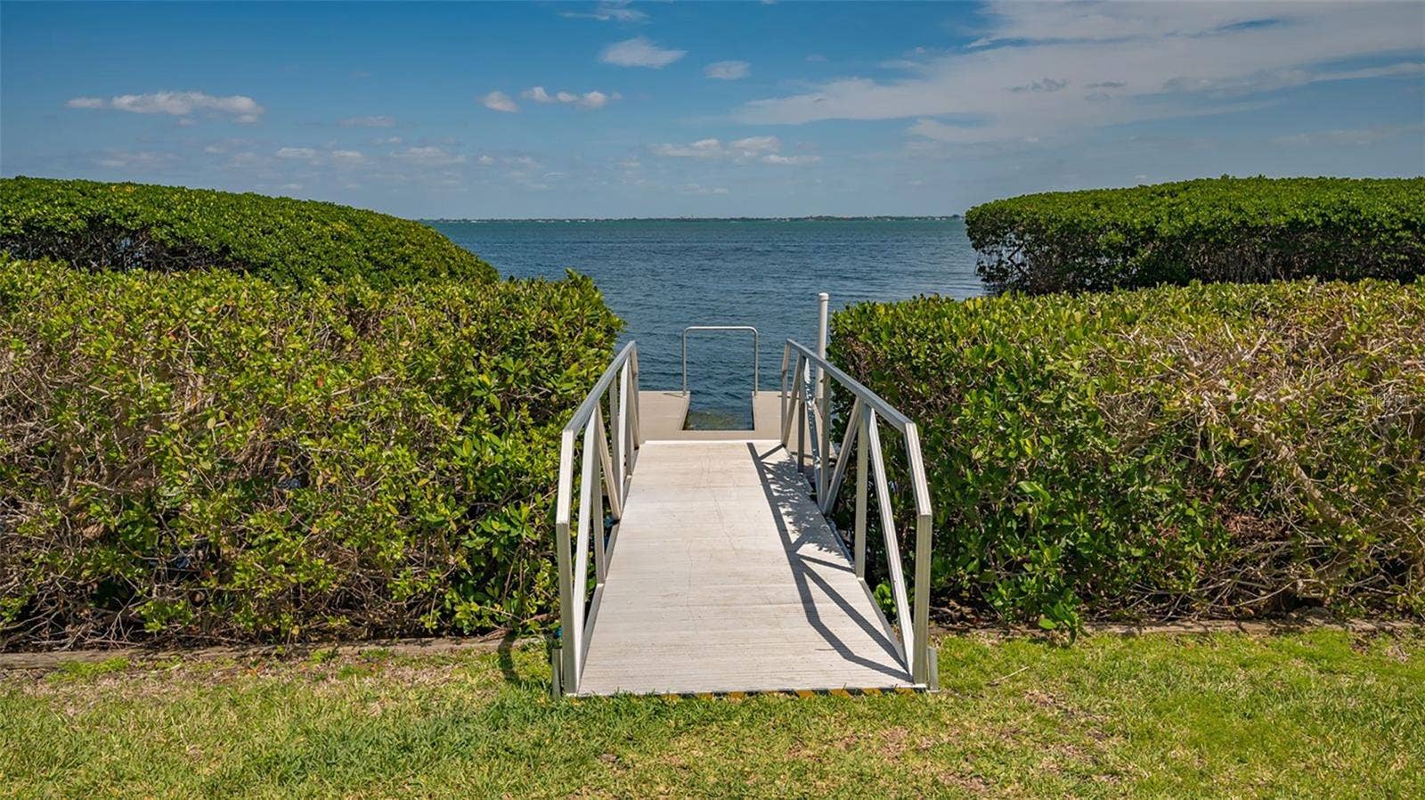 2110 HARBOURSIDE DRIVE, #523, Longboat Key, FL 34228