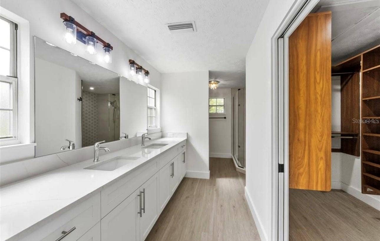 3705 65TH STREET E, Bradenton, FL 34208 3705 65TH STREET E, Bradenton, FL 34208