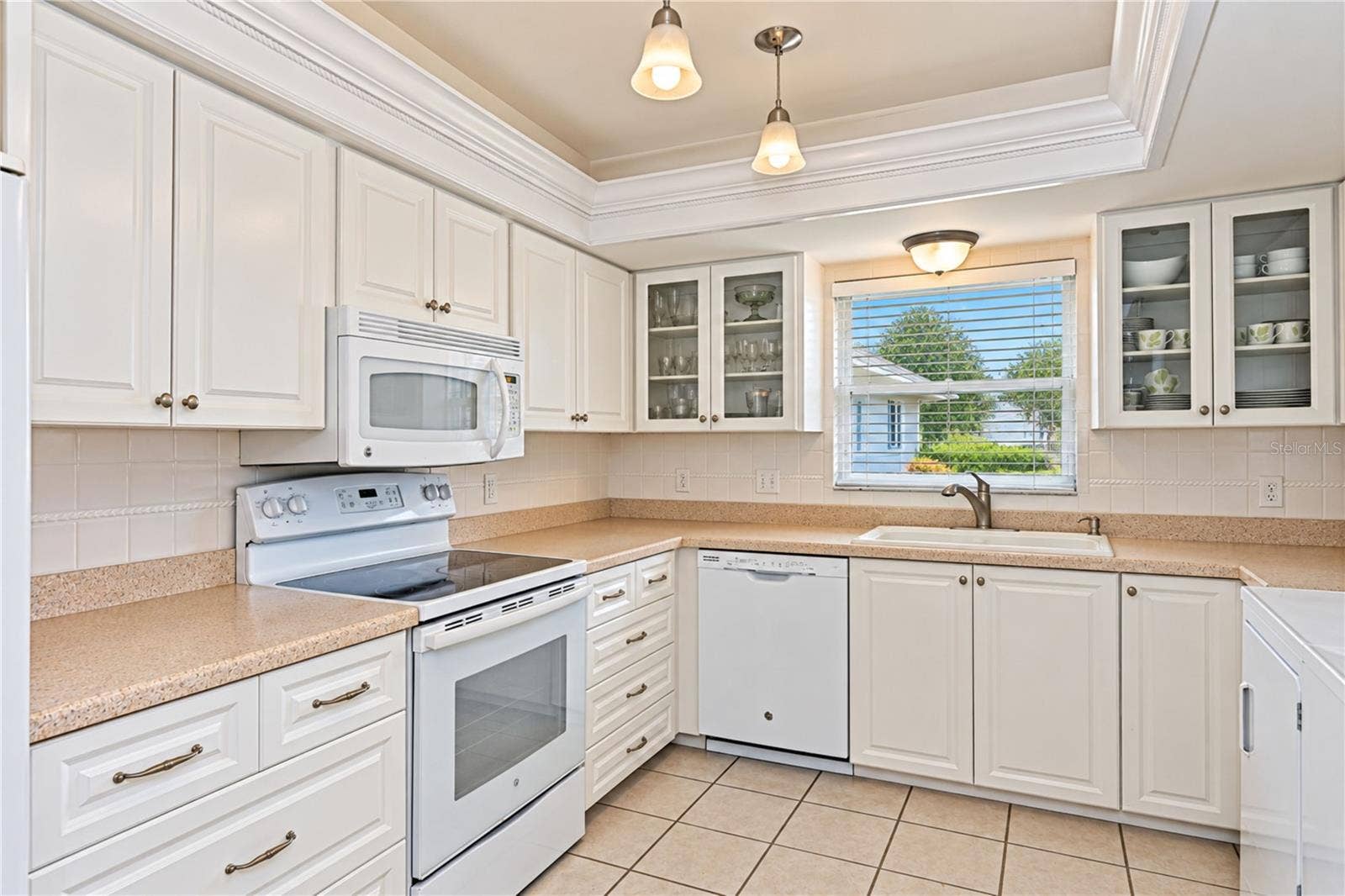4605 LEXINGTON CIRCLE, Bradenton, FL 34210 4605 LEXINGTON CIRCLE, Bradenton, FL 34210