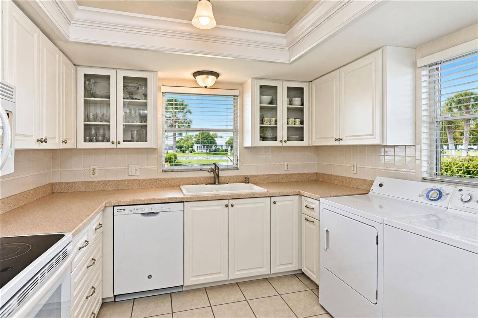 4605 LEXINGTON CIRCLE, Bradenton, FL 34210 4605 LEXINGTON CIRCLE, Bradenton, FL 34210