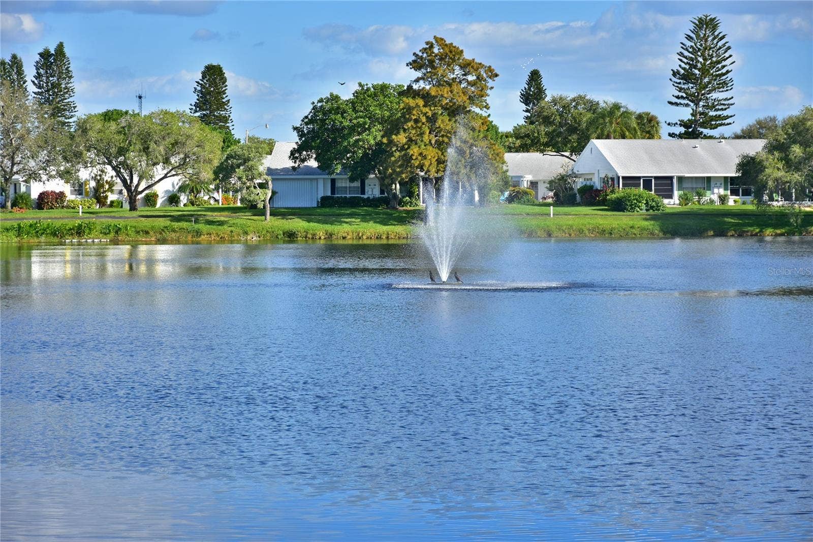 4605 LEXINGTON CIRCLE, Bradenton, FL 34210 Mt Vernon fountain .. one of many