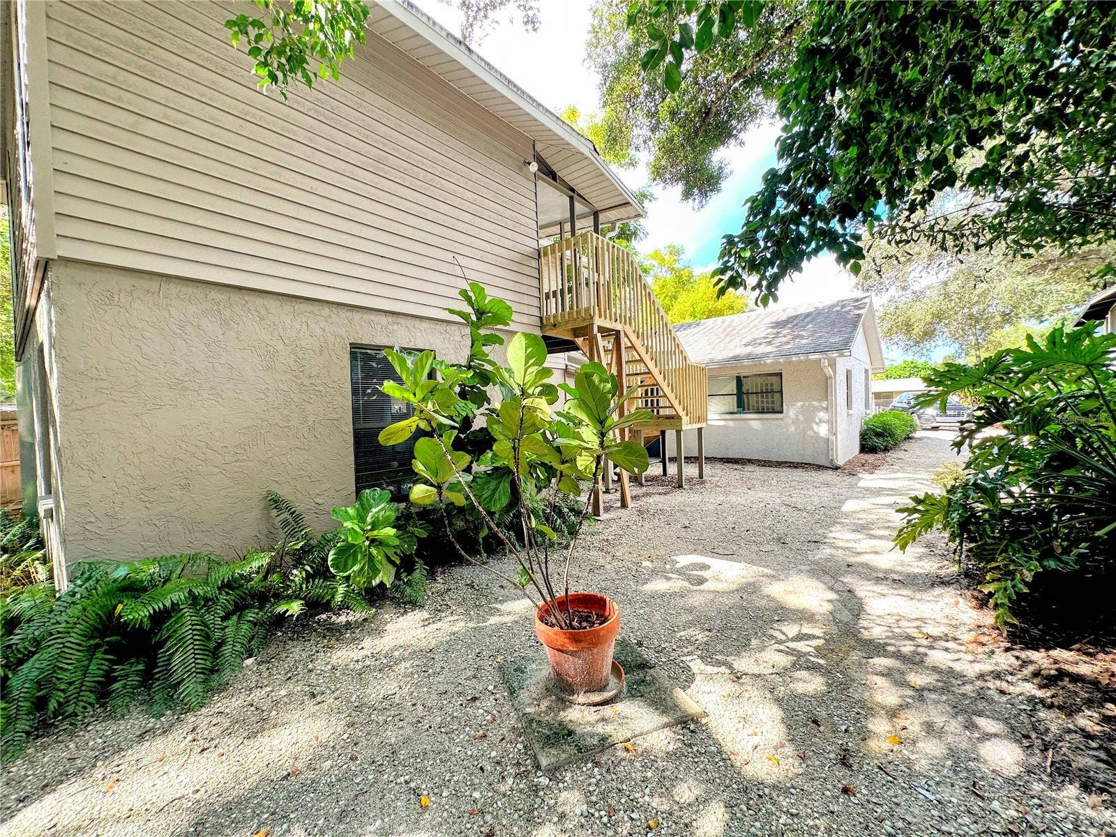 4711 HOLLINGSWORTH AVENUE, Sarasota, FL 34233 4711 HOLLINGSWORTH AVENUE, Sarasota, FL 34233