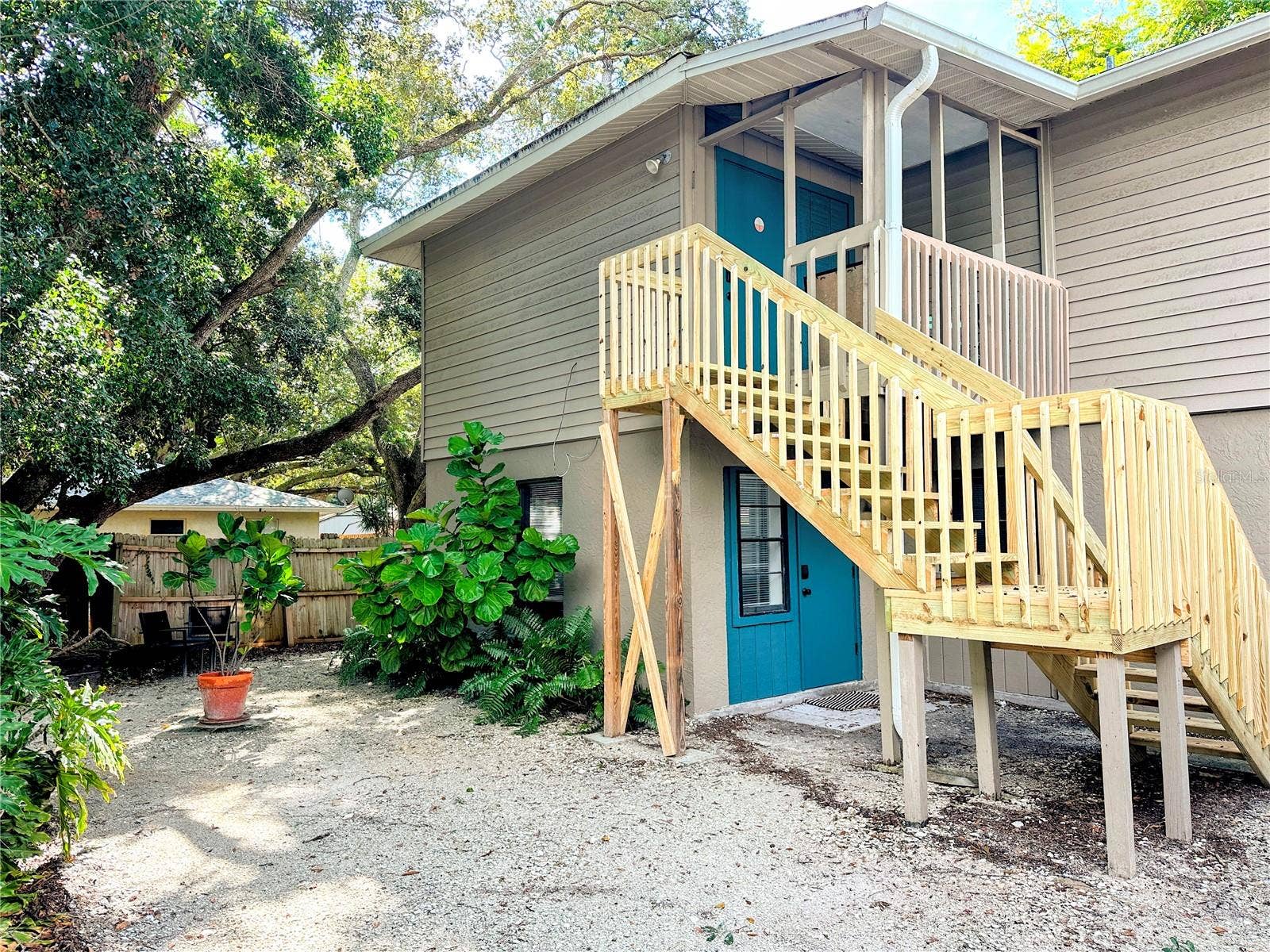 4711 HOLLINGSWORTH AVENUE, Sarasota, FL 34233 4711 HOLLINGSWORTH AVENUE, Sarasota, FL 34233