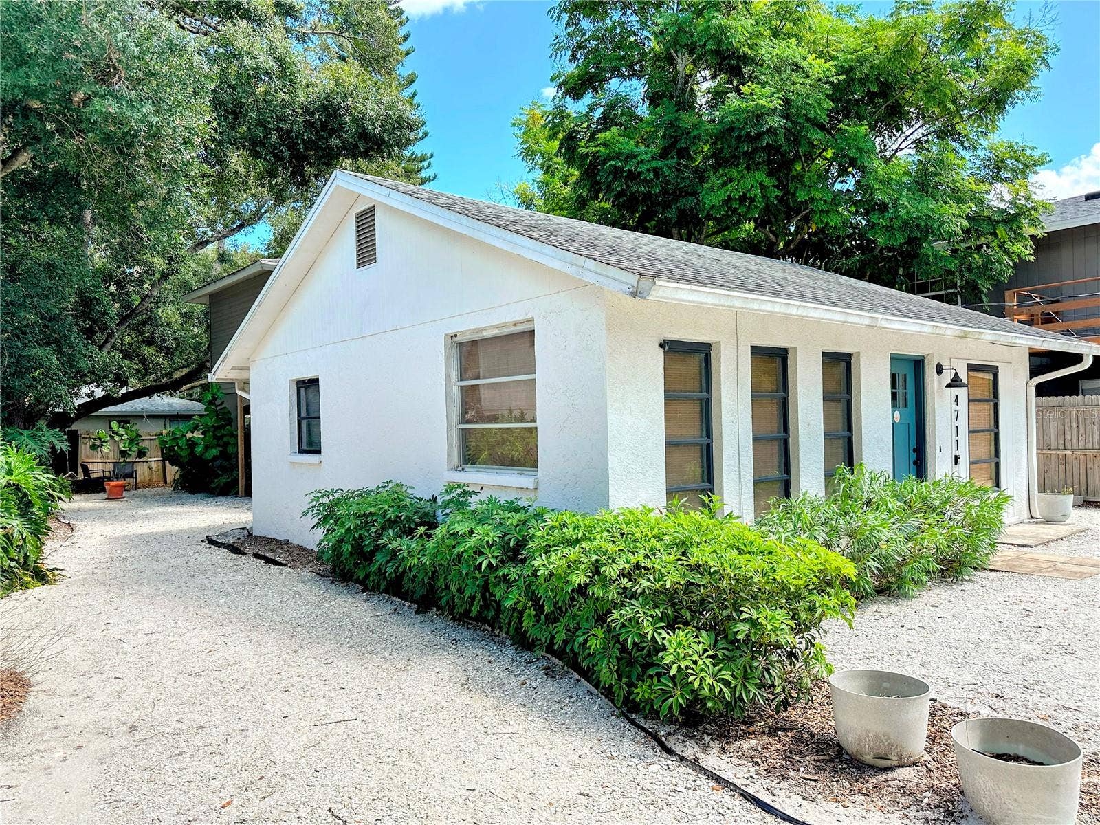 4711 HOLLINGSWORTH AVENUE, Sarasota, FL 34233 4711 HOLLINGSWORTH AVENUE, Sarasota, FL 34233