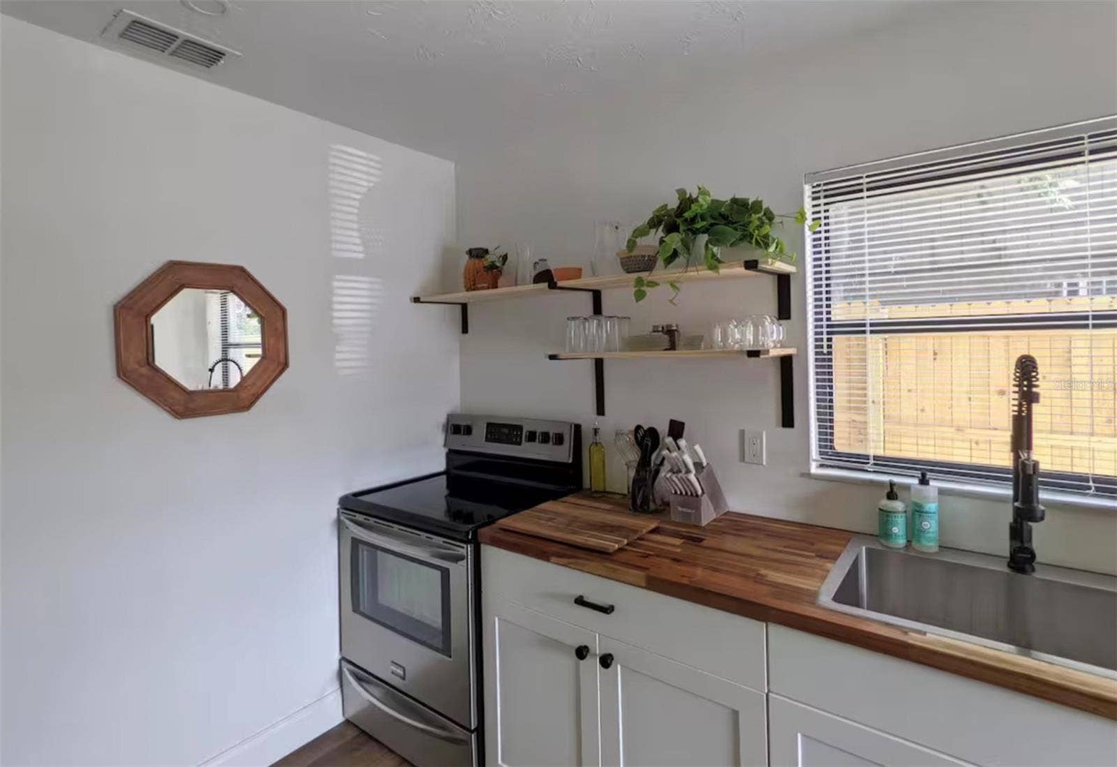 4711 HOLLINGSWORTH AVENUE, Sarasota, FL 34233 #1