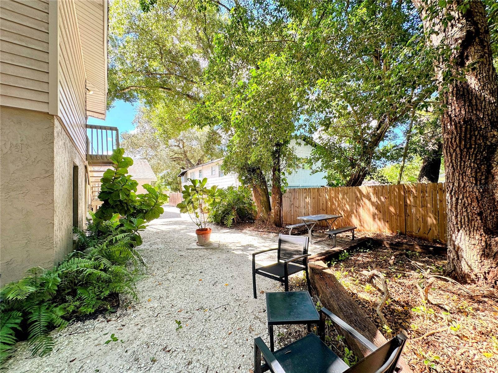 4711 HOLLINGSWORTH AVENUE, Sarasota, FL 34233 4711 HOLLINGSWORTH AVENUE, Sarasota, FL 34233