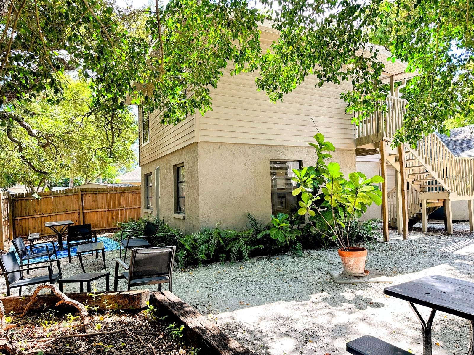 4711 HOLLINGSWORTH AVENUE, Sarasota, FL 34233 4711 HOLLINGSWORTH AVENUE, Sarasota, FL 34233