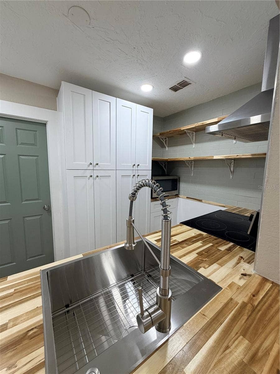 1617 43 STREET S, St Petersburg, FL 33711 1617 43 STREET S, St Petersburg, FL 33711