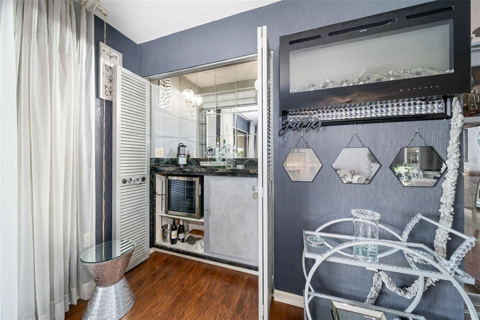 7236 LAS CASAS DR, Sarasota, FL 34243 7236 LAS CASAS DR, Sarasota, FL 34243