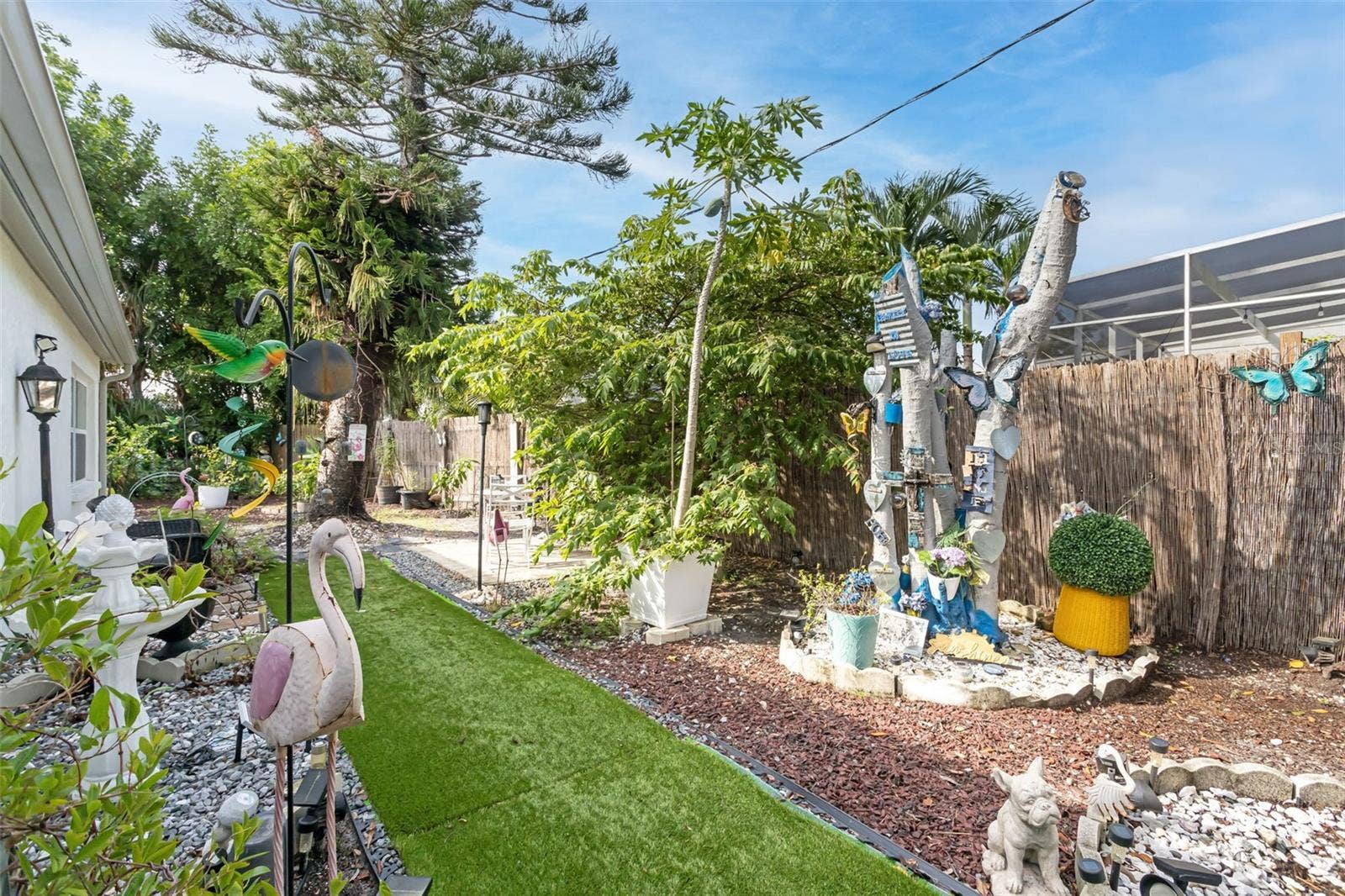 7236 LAS CASAS DR, Sarasota, FL 34243 7236 LAS CASAS DR, Sarasota, FL 34243