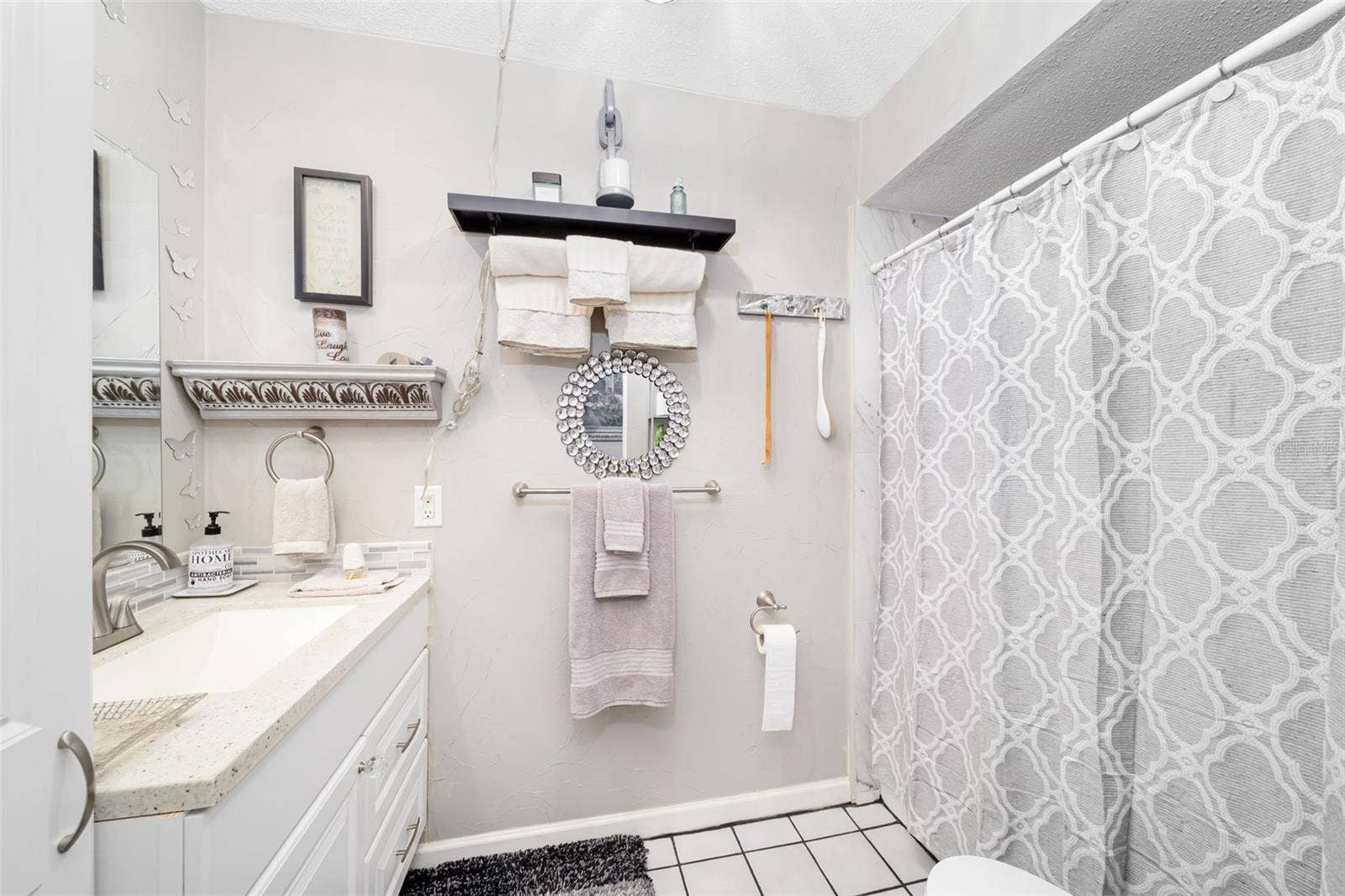 7236 LAS CASAS DR, Sarasota, FL 34243 7236 LAS CASAS DR, Sarasota, FL 34243