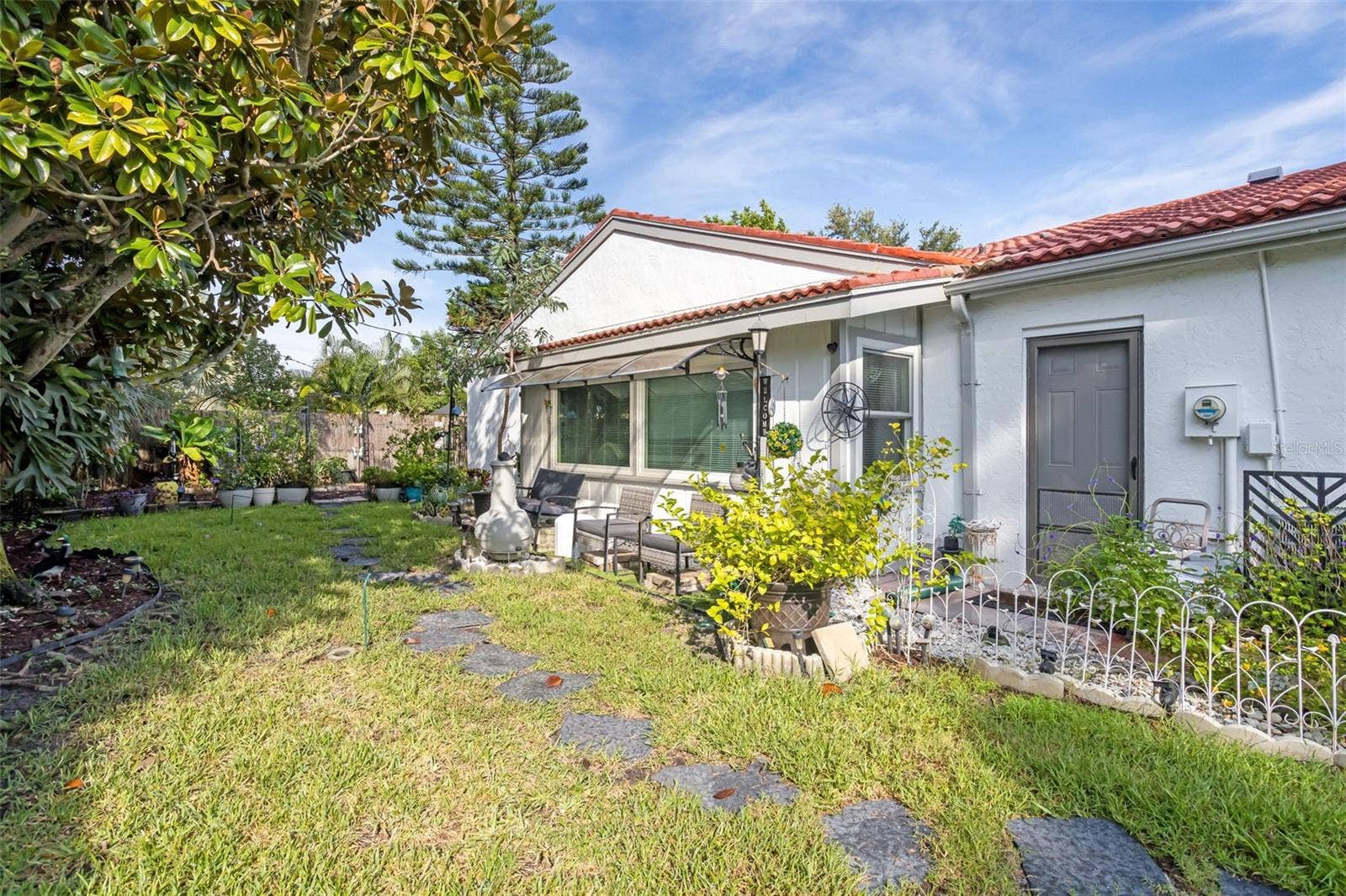7236 LAS CASAS DR, Sarasota, FL 34243 7236 LAS CASAS DR, Sarasota, FL 34243