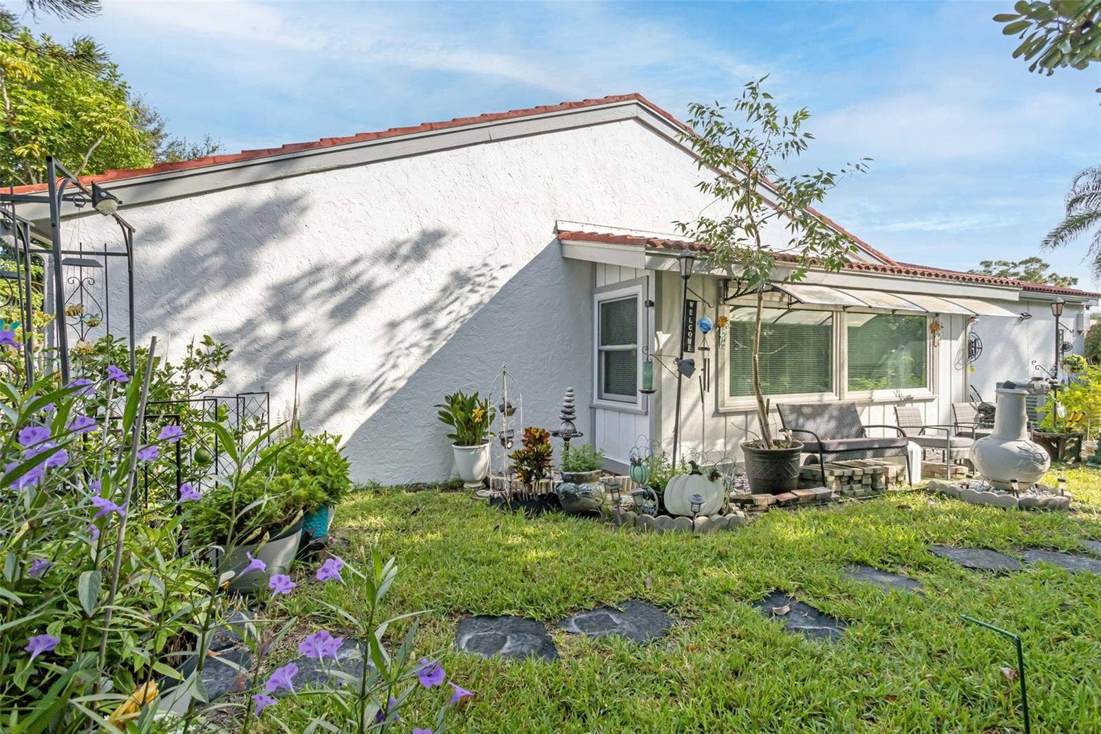 7236 LAS CASAS DR, Sarasota, FL 34243 7236 LAS CASAS DR, Sarasota, FL 34243