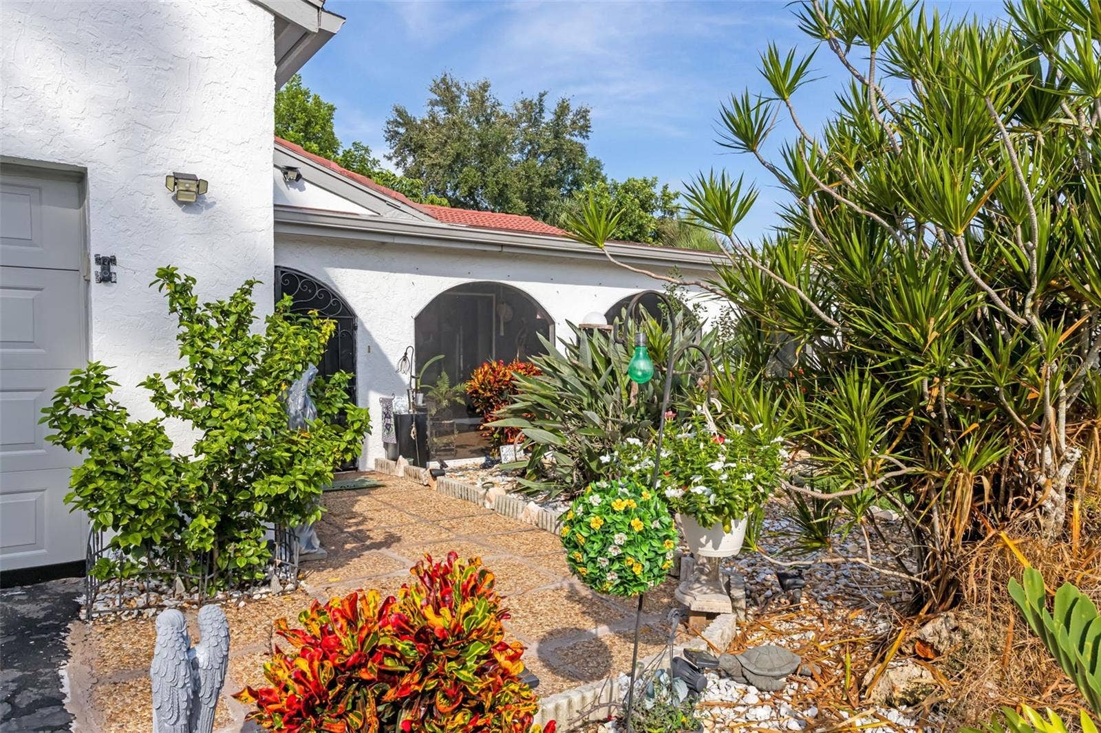 7236 LAS CASAS DR, Sarasota, FL 34243 7236 LAS CASAS DR, Sarasota, FL 34243