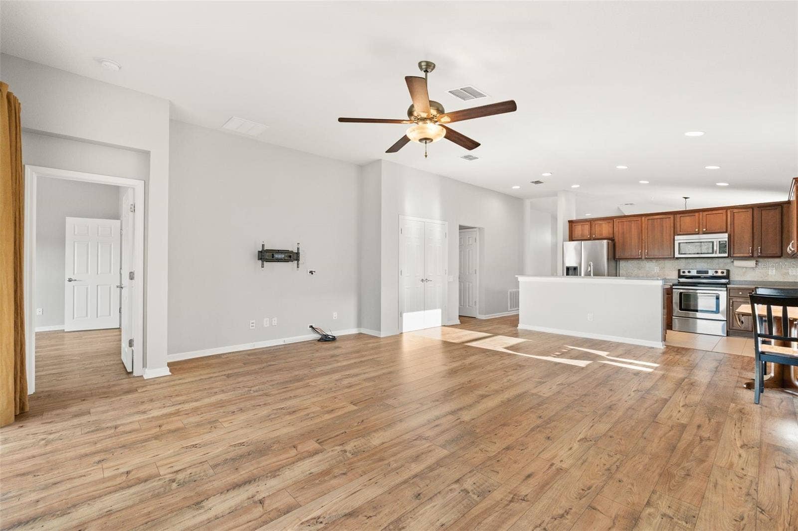 5902 106TH TERRACE E, Parrish, FL 34219 Living Room