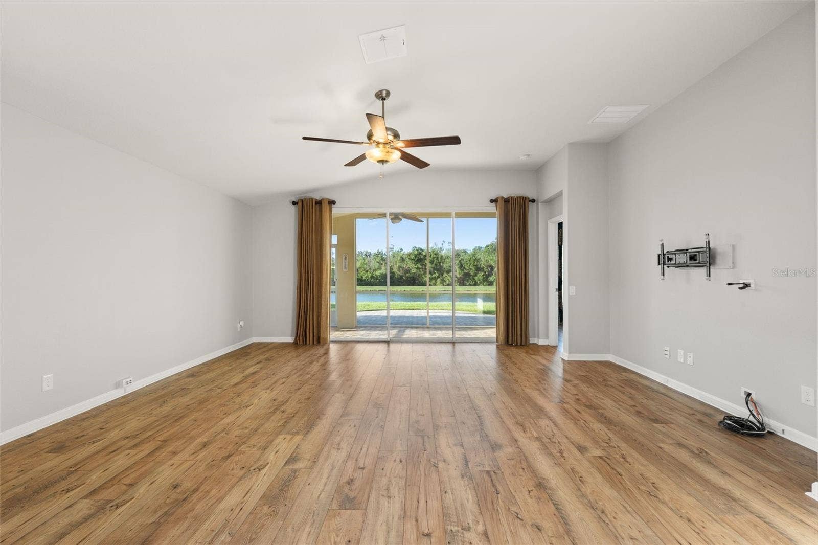 5902 106TH TERRACE E, Parrish, FL 34219 Living Room