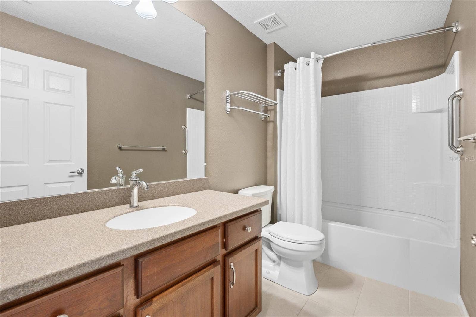 5902 106TH TERRACE E, Parrish, FL 34219 Guest Bathroom