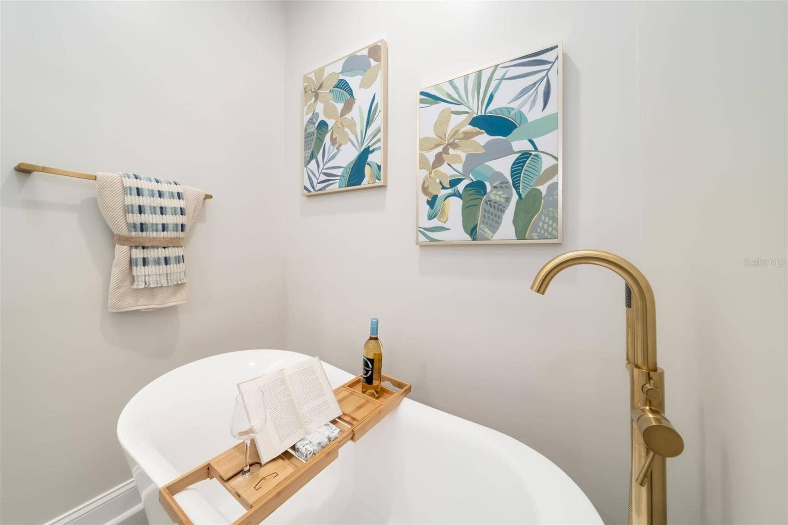 1703 STARLING DRIVE, #1703, Sarasota, FL 34231 Primary Bathroom