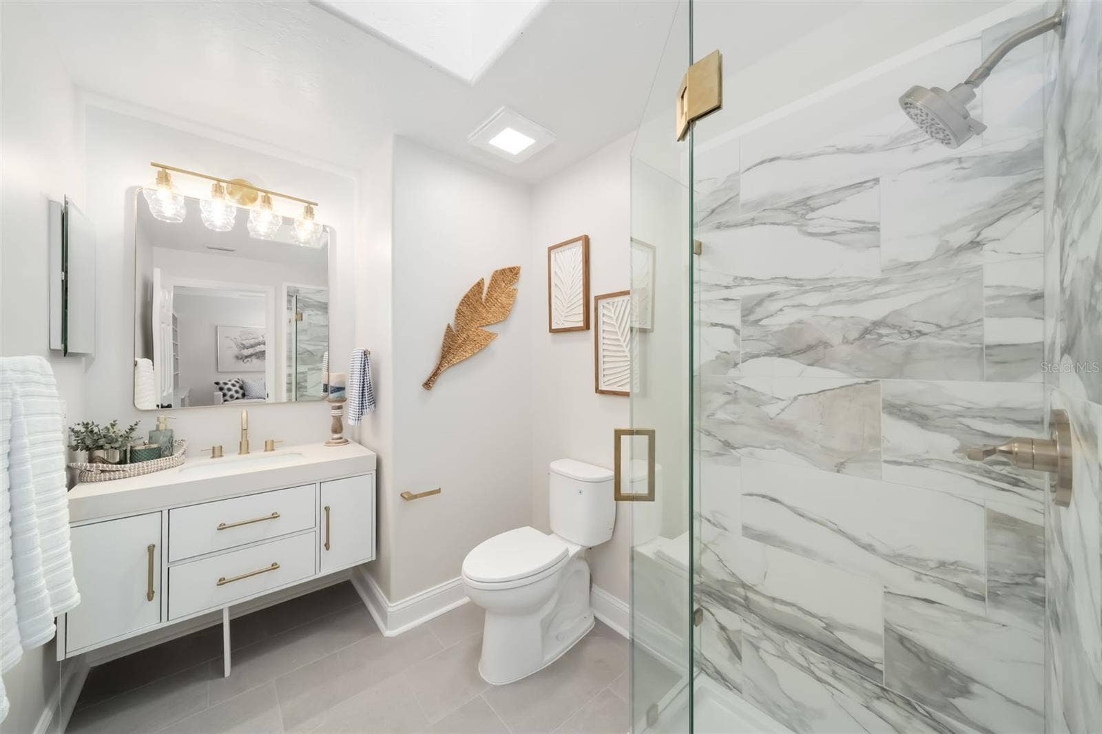 1703 STARLING DRIVE, #1703, Sarasota, FL 34231 Second Bathroom