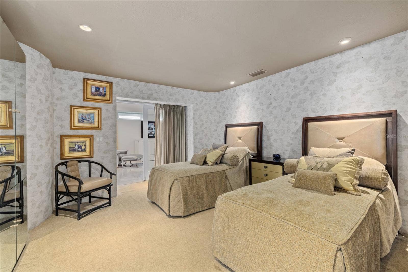 1749 SANDALWOOD DRIVE, Sarasota, FL 34231