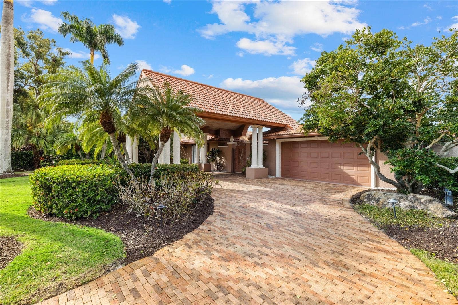 1749 SANDALWOOD DRIVE, Sarasota, FL 34231