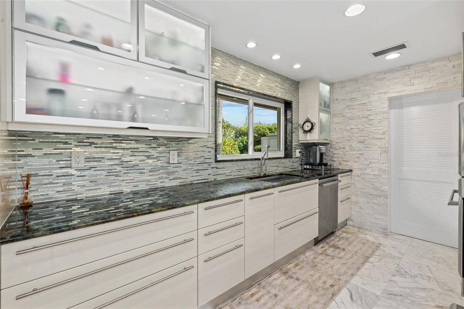 1749 SANDALWOOD DRIVE, Sarasota, FL 34231