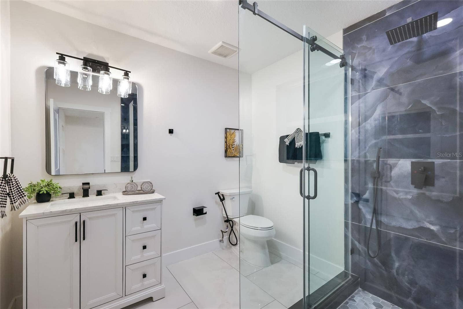780 INDIAN BEACH CIRCLE, Sarasota, FL 34234 780 INDIAN BEACH CIRCLE, Sarasota, FL 34234