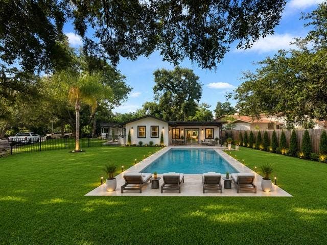 780 INDIAN BEACH CIRCLE, Sarasota, FL 34234 What yard could look like with a pool!