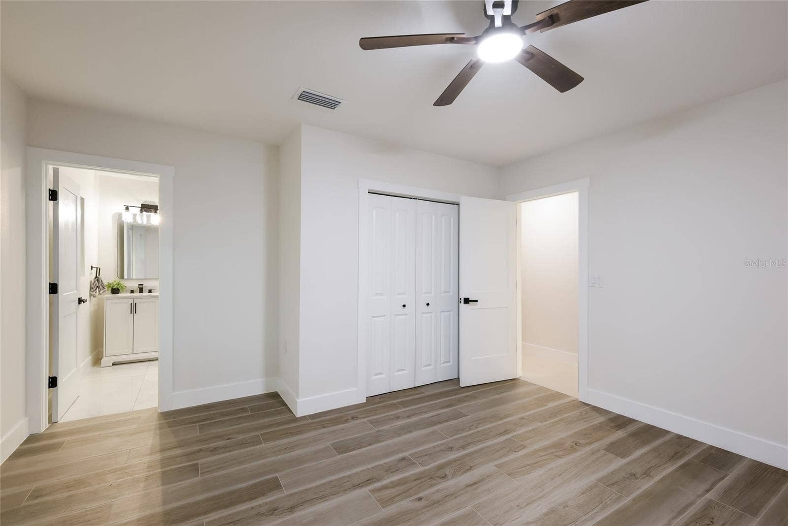 780 INDIAN BEACH CIRCLE, Sarasota, FL 34234 780 INDIAN BEACH CIRCLE, Sarasota, FL 34234