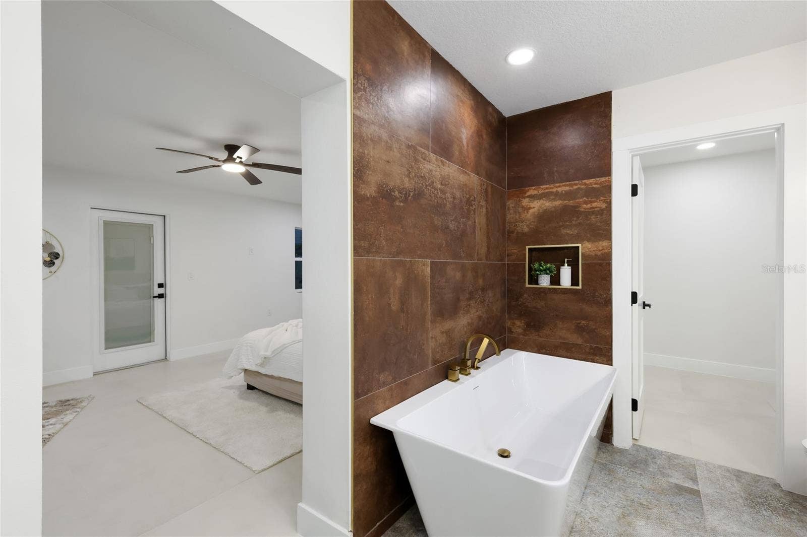 780 INDIAN BEACH CIRCLE, Sarasota, FL 34234 780 INDIAN BEACH CIRCLE, Sarasota, FL 34234