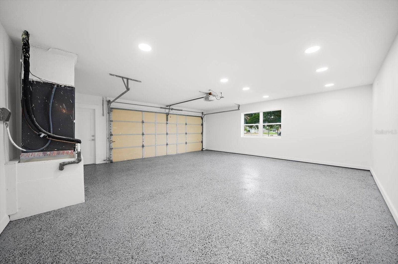 10304 KINGFISHER ROAD W, Bradenton, FL 34209 10304 Kingfisher Rd W - Garage