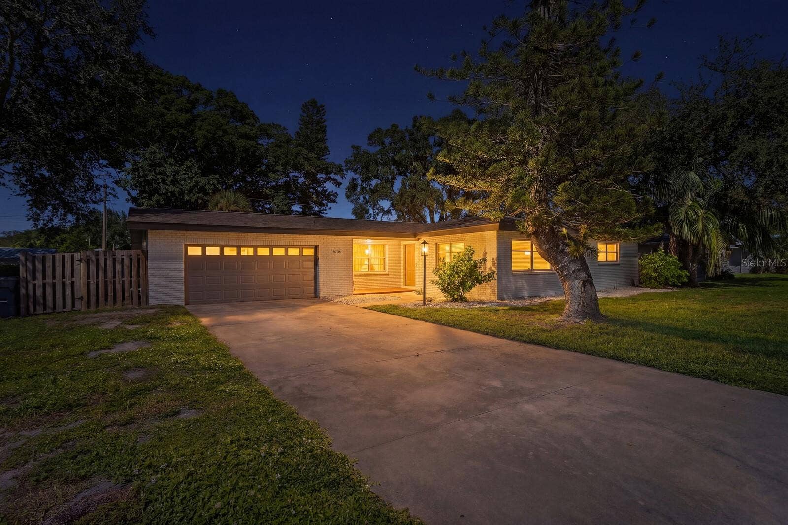 5706 8TH AVENUE DRIVE W, Bradenton, FL 34209 5706 8TH AVENUE DRIVE W, Bradenton, FL 34209