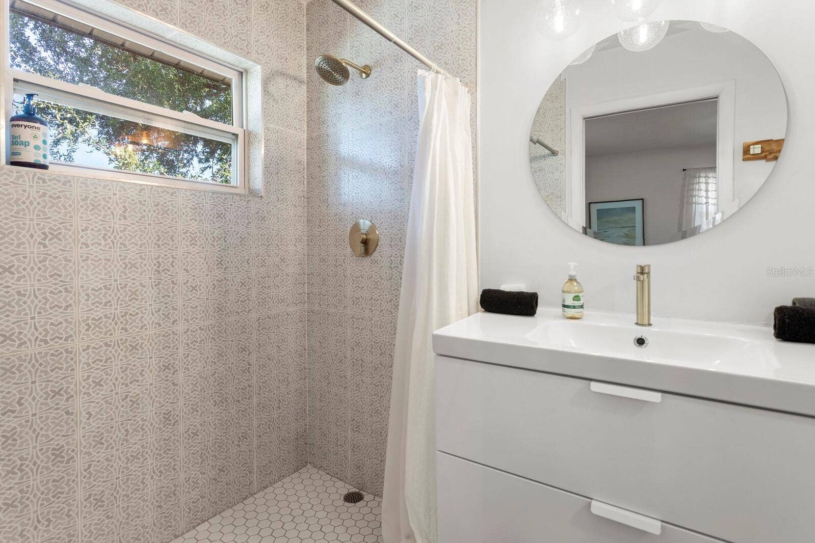 5706 8TH AVENUE DRIVE W, Bradenton, FL 34209 5706 8TH AVENUE DRIVE W, Bradenton, FL 34209