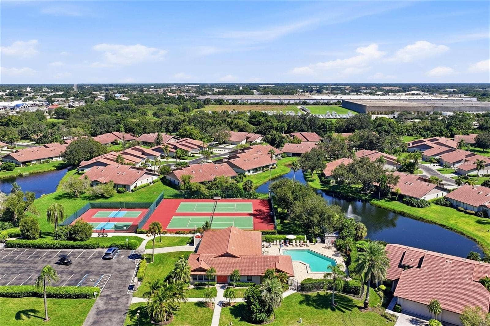 3981 WILSHIRE CIRCLE E, #195, Sarasota, FL 34238 3981 WILSHIRE CIRCLE E, #195, Sarasota, FL 34238