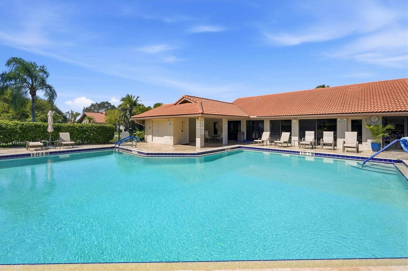 3981 WILSHIRE CIRCLE E, #195, Sarasota, FL 34238 3981 WILSHIRE CIRCLE E, #195, Sarasota, FL 34238